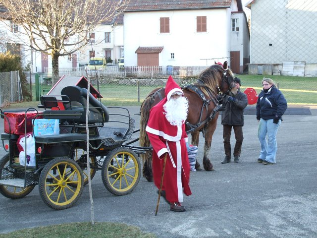 Arrivée du Père Noël à l'école maternelle