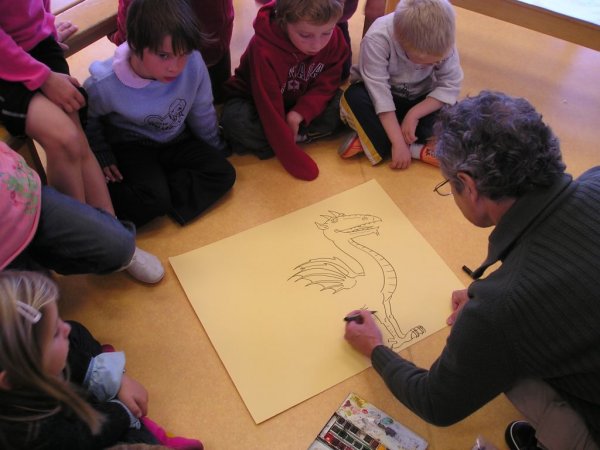 Philippe Mignon et les élèves de l'école maternelle de Frasne